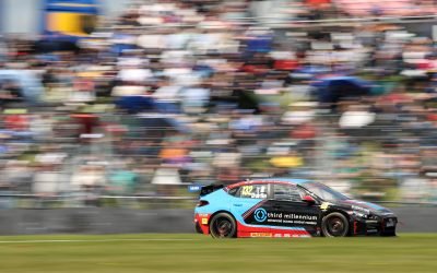 Top Ten Finish Caps Hard-Fought Opening Weekend at Donington Park