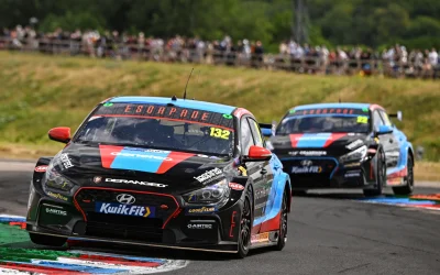 Restart Racing enjoy two Independents’ victories at Thruxton