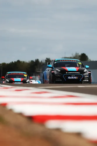 img-2026-003 Donington Park-Smiley-R6TB3316-1280-1920