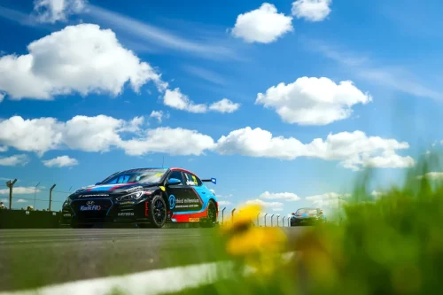 img-2026-003 Donington Park-Smiley-R6TB5560-1920-1280
