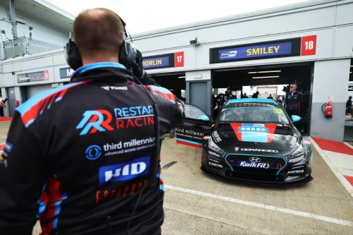 img-2026-003 Donington Park-Smiley-R6TB6078-1920-1280